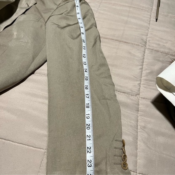 Must bundle! Hugo Boss Elegant Tan Jacket like new condition - Picture 9 of 9